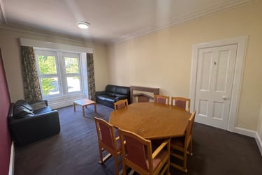 6 bed flat, Garland Place, City centre, Dundee, DD36HE - Image 1