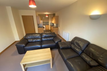 2 bed flat, Coutties Wynd, City centre, Dundee, DD14AG - Image 2