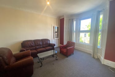 2 bed flat, 270 Perth Road, West end, Dundee, DD21AE - Image 1