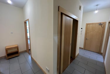 2 bed flat, Whitehall Crescent, City centre, Dundee, DD14AR - Image 2