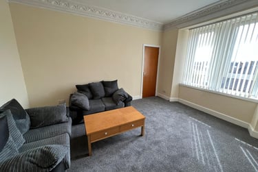 2 bed flat, 13 Benvie Road, West end, Dundee, DD22LG - Image 1