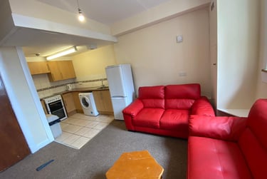 4 bed flat, 1 Rustic Place, Near university, Dundee, DD11JZ - Image 1