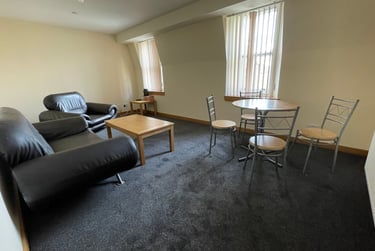 2 bed flat, Coutties Wynd, City centre, Dundee, DD14AG - Image 1