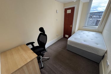 4 bed flat, 11 Whitehall Street, City centre, Dundee, DD14AA - Image 5