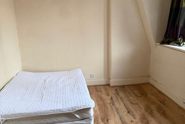 2 bed flat, Commercial Street, City centre, Dundee, DD13EJ - Image 3