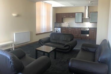 2 bed flat, Coutties Wynd, City centre, Dundee, DD14AG - Image 1