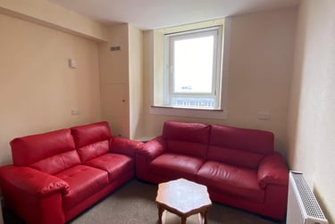 4 bed flat, 1 Rustic Place, Near university, Dundee, DD11JZ - Image 2