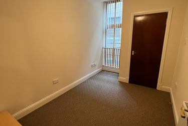 2 bed flat, 18 Whitehall Crescent, City centre, Dundee, DD14AU - Image 6