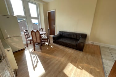 2 bed flat, Perth Road, West end, Dundee, DD21AE - Image 6