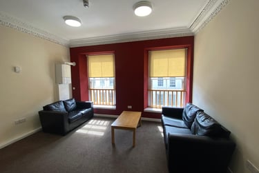 3 bed flat, Albert Square, City centre, Dundee, DD11DD - Image 1