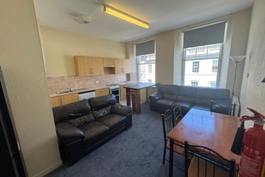 4 bed flat, Reform Street, City centre, Dundee, DD11RT - Image 1