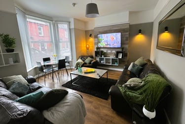 7 bed house, Ramilies Road, Sefton Park, Liverpool, L181ED - Image 1