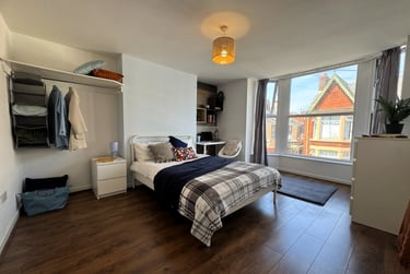 7 bed house, Harringay Avenue, Sefton Park, Liverpool, L181JE - Image 1