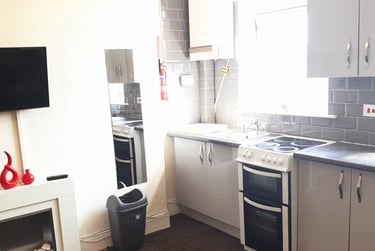 3 bed flat, Travis Place, Broomhall, Sheffield, S102DB - Image 6