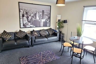 6 bed flat, Glossop Road, Broomhall, Sheffield, S102HP - Image 1