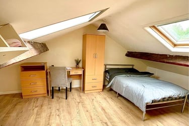 6 bed flat, Glossop Road, Broomhall, Sheffield, S102HP - Image 3