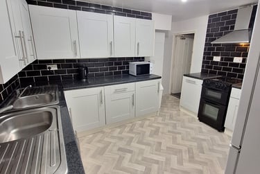 10 bed house, Crookesmoor Road, Crookesmoor, Sheffield, S63FS - Image 2