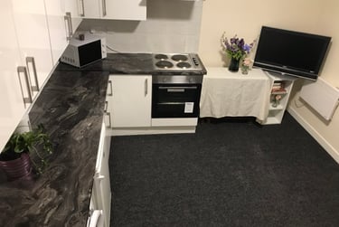 1 bed flat, Crookes Valley Road, Crookesmoor, Sheffield, S101BA - Image 1