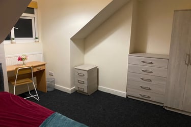 2 bed flat, Crookes Valley Road, Crookesmoor, Sheffield, S101BA - Image 13