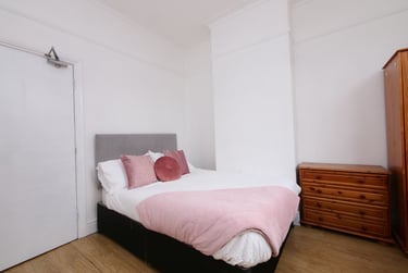 6 bed house, Lawrence Street, Fishergate, York, YO103BP - Image 2