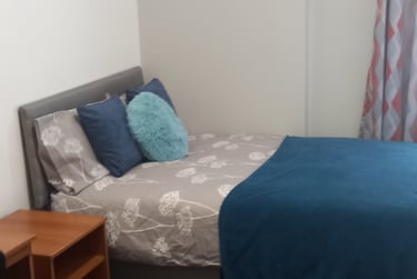 4 bed house, Edmund Street, City Centre, Bradford, BD50BH - Image 2