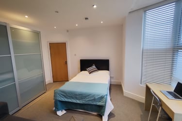 6 bed house, Rosehill Terrace, Mount pleasant, Swansea, SA16JN - Image 9