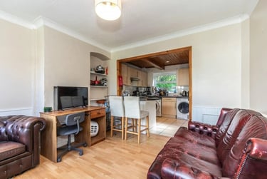 6 bed house, The highway, Near University, Brighton, BN24GB - Image 3