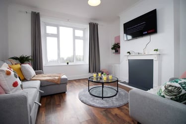 4 bed house, Picton terrace, Mount pleasant, Swansea, SA16XL - Image 1