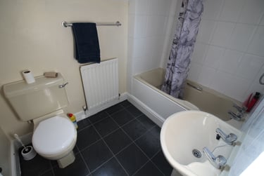 4 bed flat, Grosvenor Road, Jesmond, Newcastle, NE22RQ - Image 4