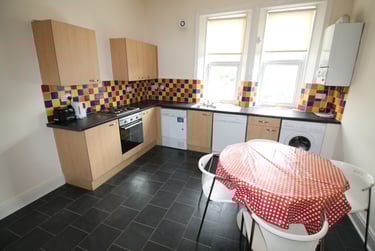 4 bed flat, Jesmond Road, Jesmond, Newcastle, NE21LD - Image 1