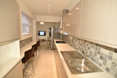 4 bed house, Croft Street, City Centre, Lincoln, LN25AZ - Image 2