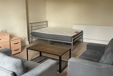 2 bed flat, Dickenson road, Fallowfield, Manchester, M145HZ - Image 4