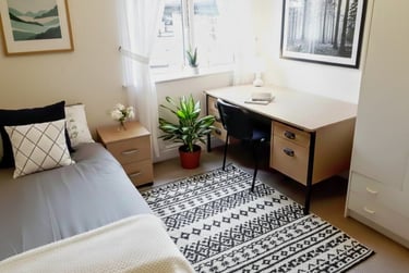 10 bed house, Old Lansdowne Road, West Didsbury, Manchester, M202PB - Image 2