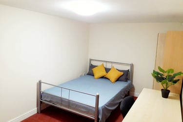 5 bed flat, Dickenson road, Victoria park, Manchester, M145HZ - Image 7