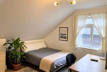 10 bed house, Old Lansdowne Road, West Didsbury, Manchester, M202PB - Image 1