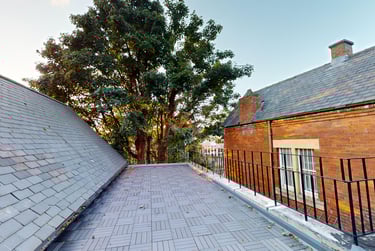 5 bed flat, Silver Street, City Centre, Durham, DH13RD - Image 2