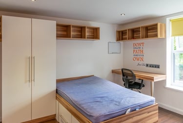 1 bed studio, Thornhill Crescent, Thornhill, Sunderland, SR27AD - Image 1