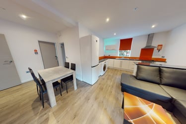 2 bed flat, Thornhill Crescent, Thornhill, Sunderland, SR27AD - Image 1