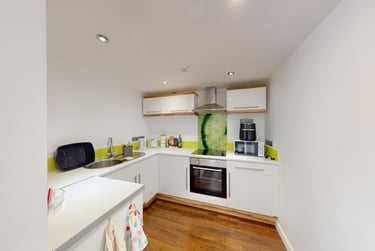 1 bed studio, Thornhill Crescent, Thornhill, Sunderland, SR27AD - Image 3