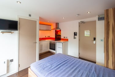 1 bed studio, Thornhill Crescent, Thornhill, Sunderland, SR27AD - Image 3