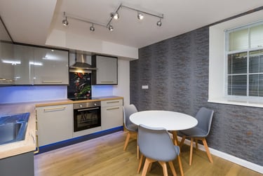 3 bed flat, Leazes Terrace, Newcastle Upon Tyne, Newcastle, NE14LY - Image 1