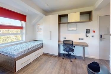 1 bed studio, Thornhill Crescent, Thornhill, Sunderland, SR27AD - Image 2