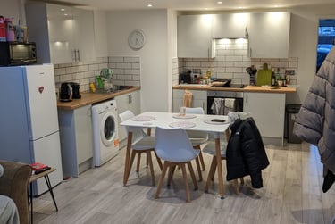 3 bed house, Russell street, Near university, Cheltenham, GL519HW - Image 1