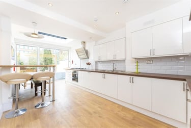 6 bed house, Brunswick Road, Ealing, London, W51AJ - Image 1