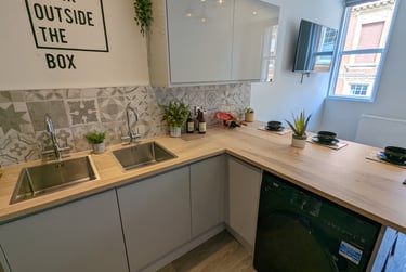 3 bed flat, Bowling Green Street, City Centre, Leicester, LE16AS - Image 1