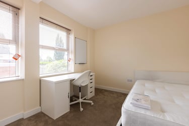 6 bed house, Alcuin Avenue, Layerthorpe, York, YO103TN - Image 4