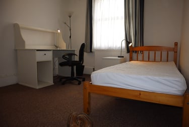 6 bed house, Great Southsea Street, Near university, Portsmouth, PO53BY - Image 9