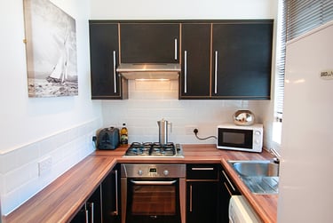 2 bed flat, Devonport Road, Stoke, Plymouth, PL34DL - Image 6