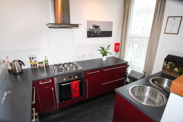 1 bed flat, Lisson Grove, Mutley, Plymouth, PL47DN - Image 2