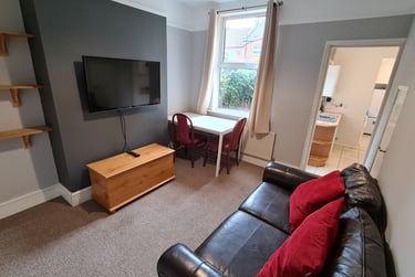 3 bed house, Brook Street, Barrack Road, Northampton, NN12PE - Image 1